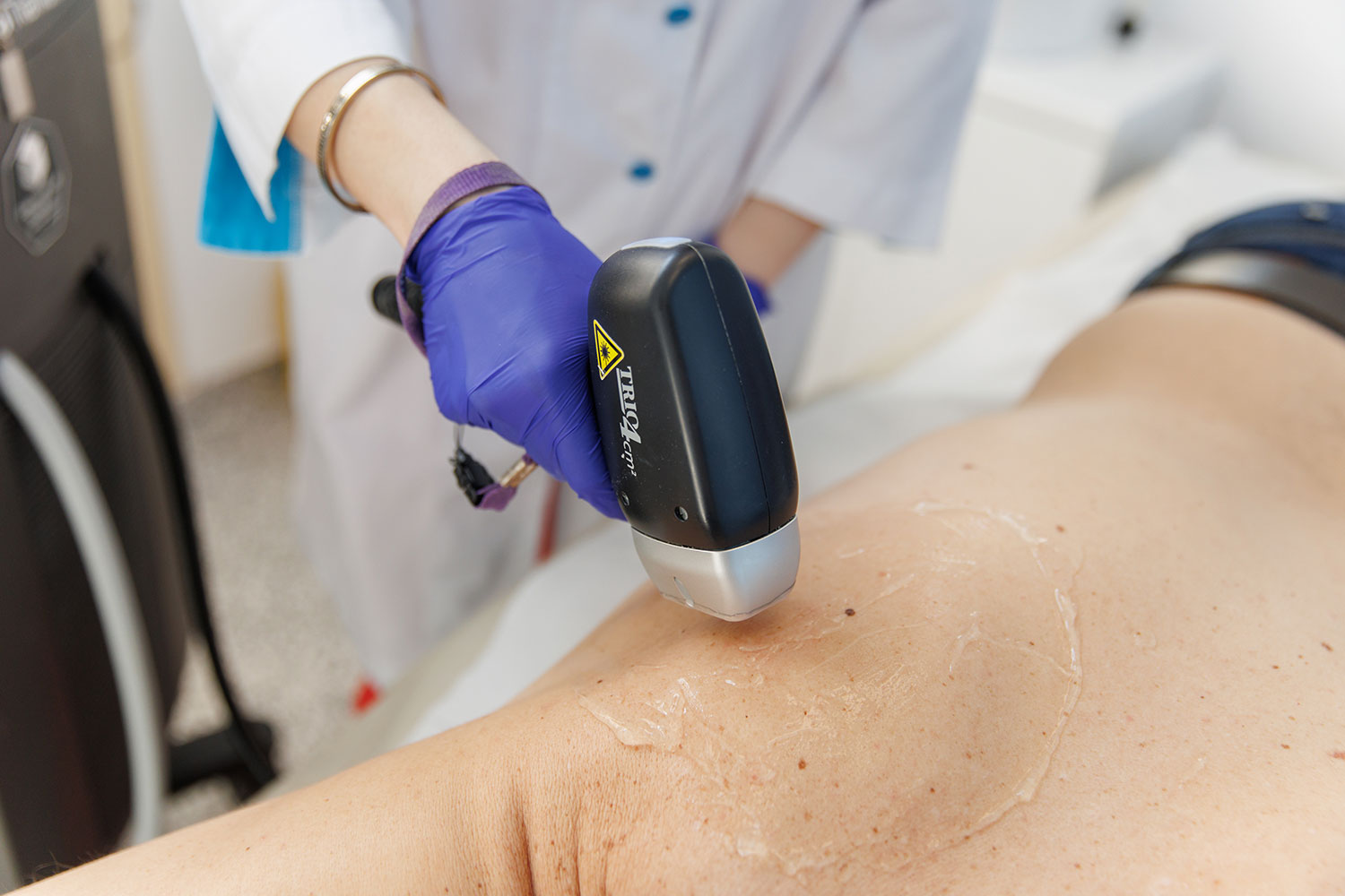 galerie-foto-alma-lasers-soprano-platinum-titanium-skinmed-clinic-03 épilation laser paris 17